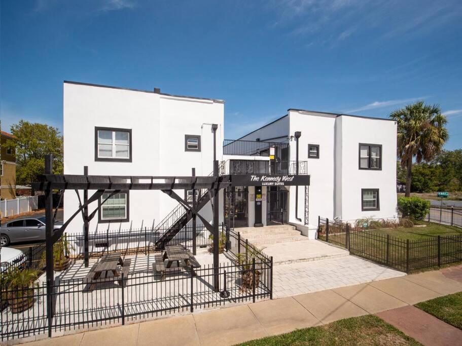 Modern Westshore Tampa Luaran gambar