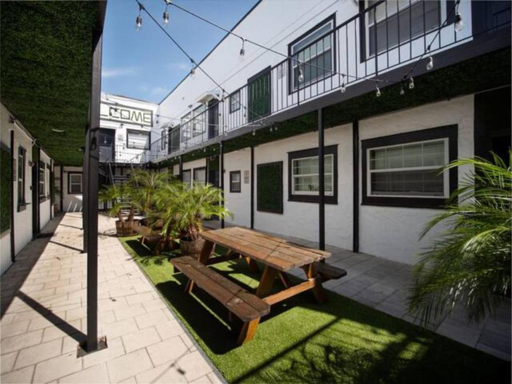 Modern Westshore Tampa Luaran gambar