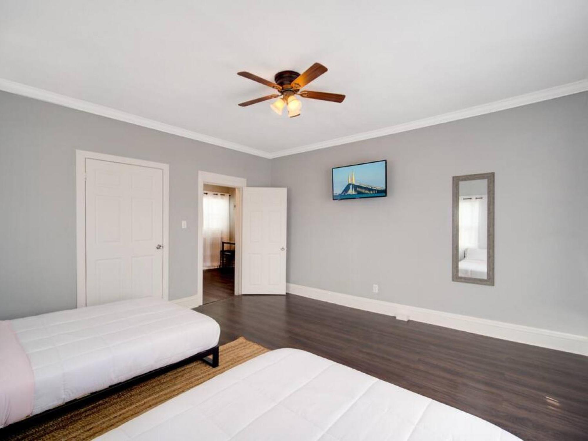 Modern Westshore Tampa Luaran gambar